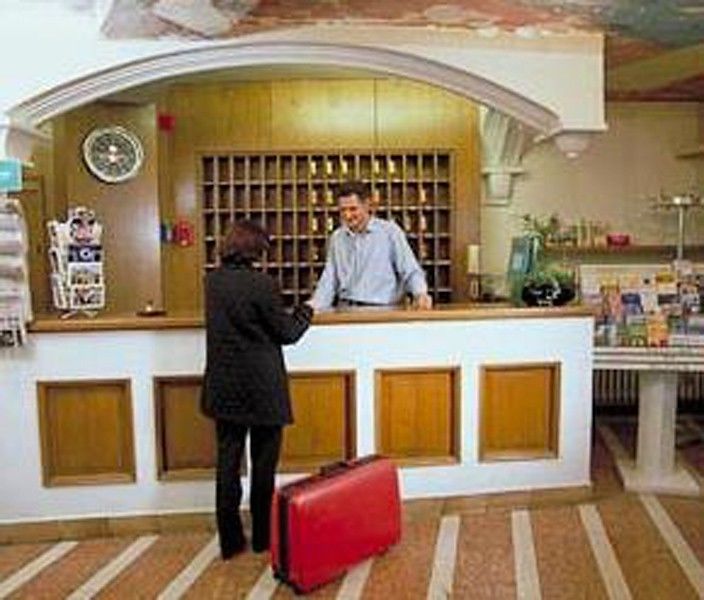 Hotel Du Train Мюнхен Экстерьер фото