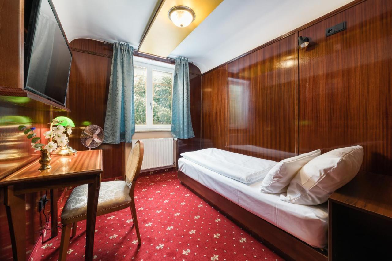 Hotel Du Train Мюнхен Экстерьер фото